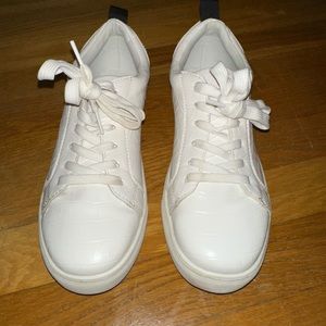 Adorable size 8 sneakers. Worn once.